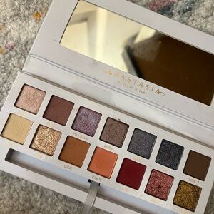 Anastasia Beverly Hills Carli Bybel Eyeshadow Palette